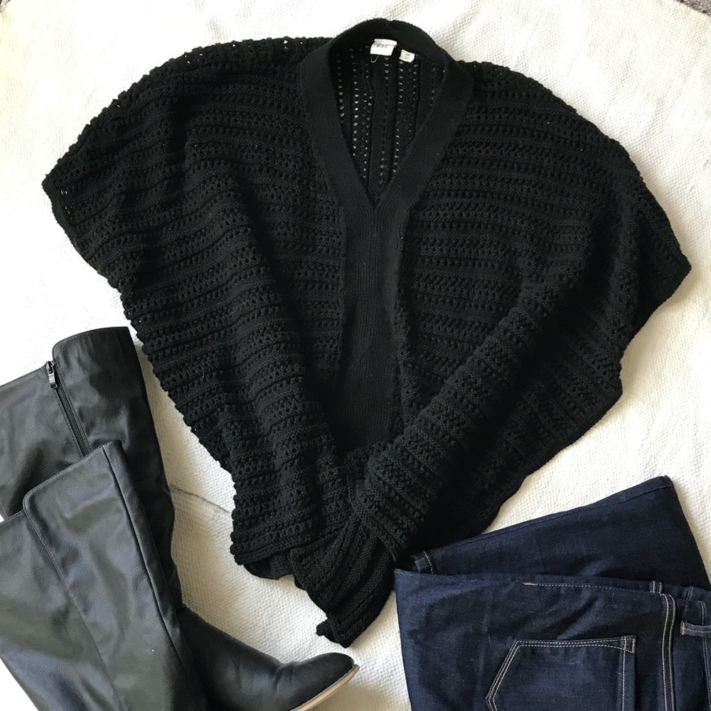 Gap crochet pull on sweater.